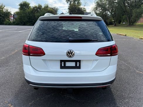 Used 2017 Volkswagen Golf Alltrack S AWD/4WD image 6