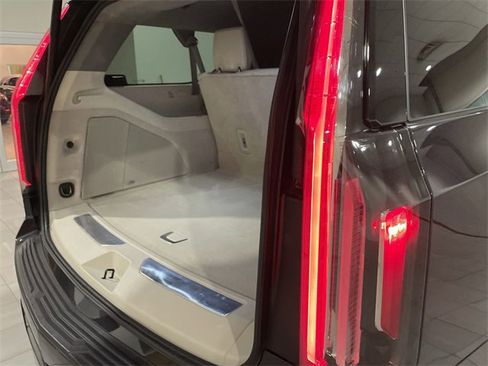 Used 2023 Cadillac Escalade ESV Sport Platinum w/ LPO, ONYX Package image 14
