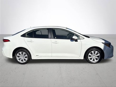 Used 2023 Toyota Corolla LE image 6