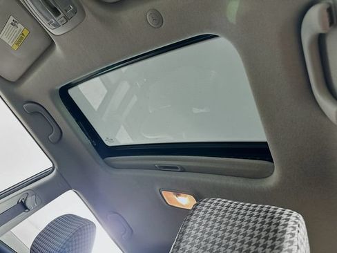 Used 2011 Kia Soul ! FWD image 24