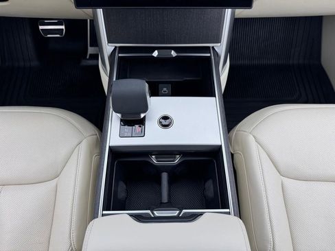 Certified 2024 Land Rover Range Rover Autobiography image 14