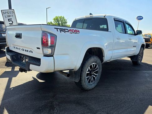 Used 2020 Toyota Tacoma TRD Sport AWD/4WD image 11