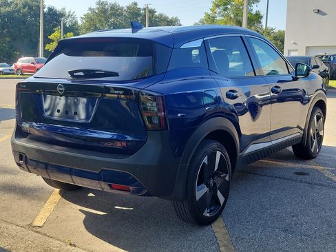 Used 2025 Nissan Kicks SR FWD image 3