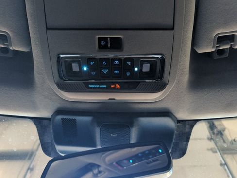 Used 2025 Ford F350 Platinum w/ Platinum Plus Package AWD/4WD image 12