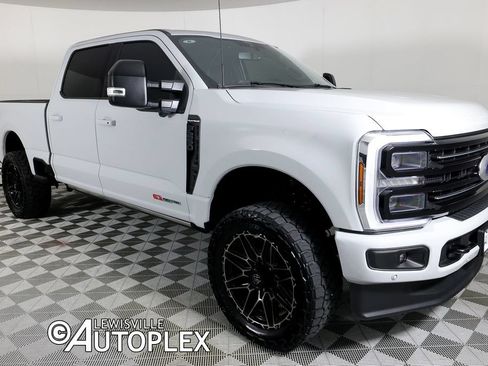 Used 2025 Ford F250 Platinum AWD/4WD image 3