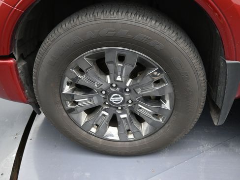 Used 2017 Nissan Titan Platinum Reserve image 10