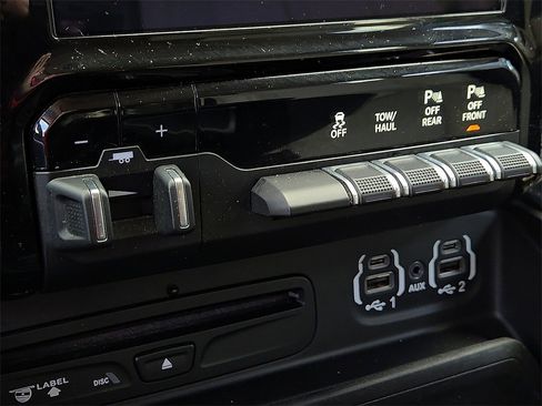 Used 2019 RAM 2500 Limited w/ Off Road Package image 16