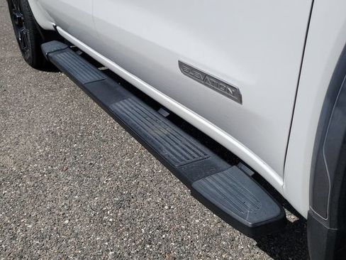 Used 2021 GMC Sierra 1500 Elevation w/ X31 Off-Road Package AWD/4WD image 8