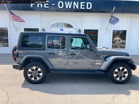 Used 2021 Jeep Wrangler Unlimited Sahara w/ Uconnect 4C Nav & Sound Group AWD/4WD image 4