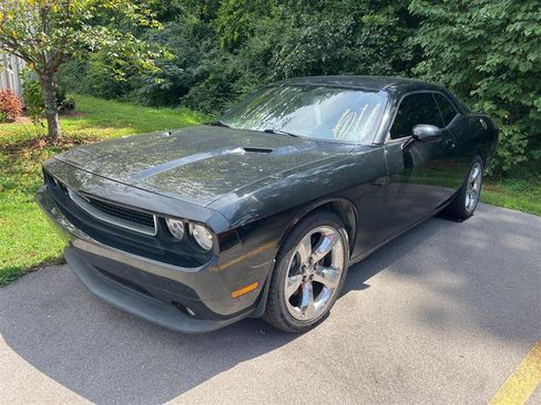 Used 2012 Dodge Challenger SXT Plus RWD image 1