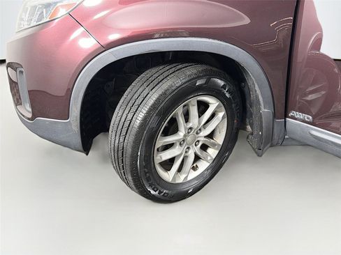 Used 2015 Kia Sorento LX AWD/4WD image 34