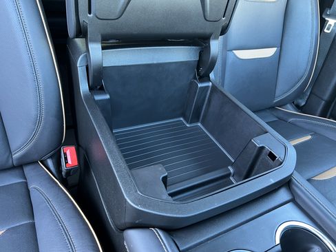 Used 2024 GMC Yukon AT4 image 29