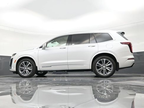 Used 2025 Cadillac XT6 Premium Luxury w/ LPO, Floor Liner Package FWD image 22