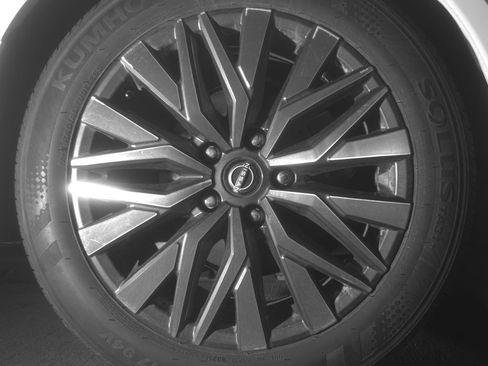 Used 2025 Nissan Altima 2.5 SV image 15