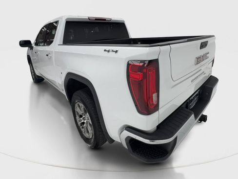 Used 2025 GMC Sierra 1500 SLT AWD/4WD image 10
