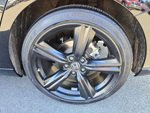 Used 2024 Honda Accord Sport image 11