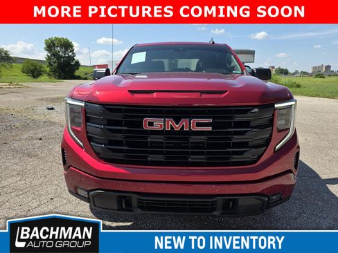 Used 2024 GMC Sierra 1500 Elevation AWD/4WD image 3