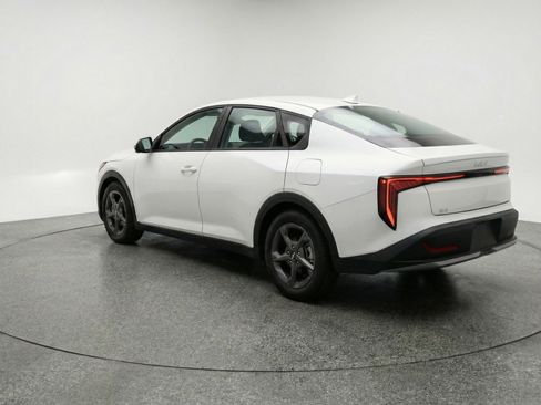 Used 2025 Kia K4 FWD image 6
