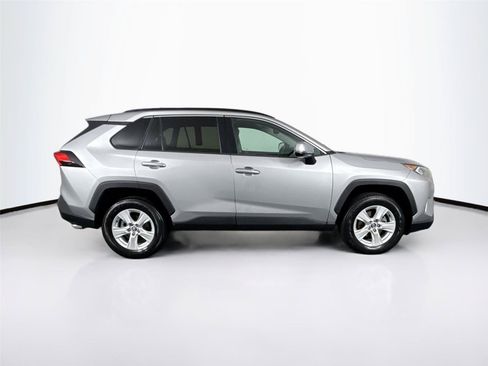 Used 2020 Toyota RAV4 XLE w/ Convenience Package FWD image 9