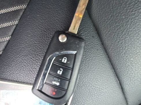 Used 2022 Toyota Camry SE FWD image 33