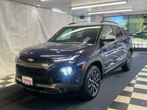 Used 2023 Chevrolet TrailBlazer ACTIV w/ Sun and Liftgate Package AWD/4WD image 3