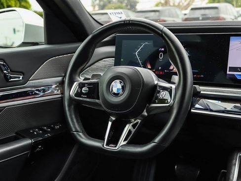 Used 2025 BMW 740i xDrive AWD/4WD image 16