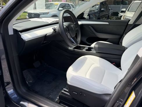 Used 2023 Tesla Model Y Long Range AWD/4WD image 11