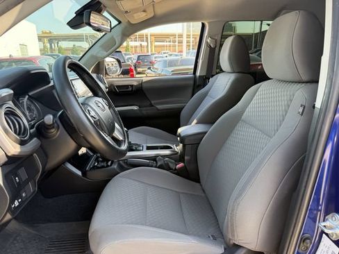 Used 2022 Toyota Tacoma SR5 RWD image 25