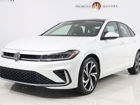 Used 2025 Volkswagen Jetta SEL image 5