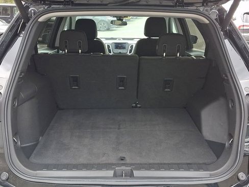 Used 2020 Chevrolet Equinox LT image 29