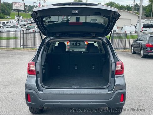 Used 2018 Subaru Outback 2.5i Limited AWD/4WD image 28