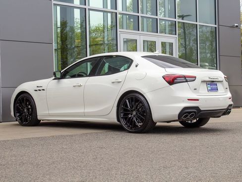 Used 2024 Maserati Ghibli Modena Q4 AWD/4WD image 8