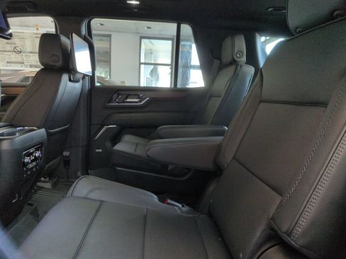 New 2026 GMC Yukon Denali w/ Denali Reserve Package AWD/4WD image 15