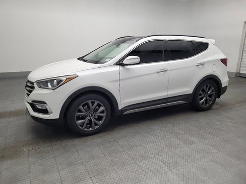 Used 2018 Hyundai Santa Fe Sport image 2