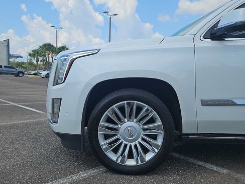 Used 2020 Cadillac Escalade Platinum AWD/4WD image 19