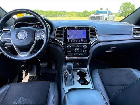 Used 2019 Jeep Grand Cherokee Altitude RWD image 7