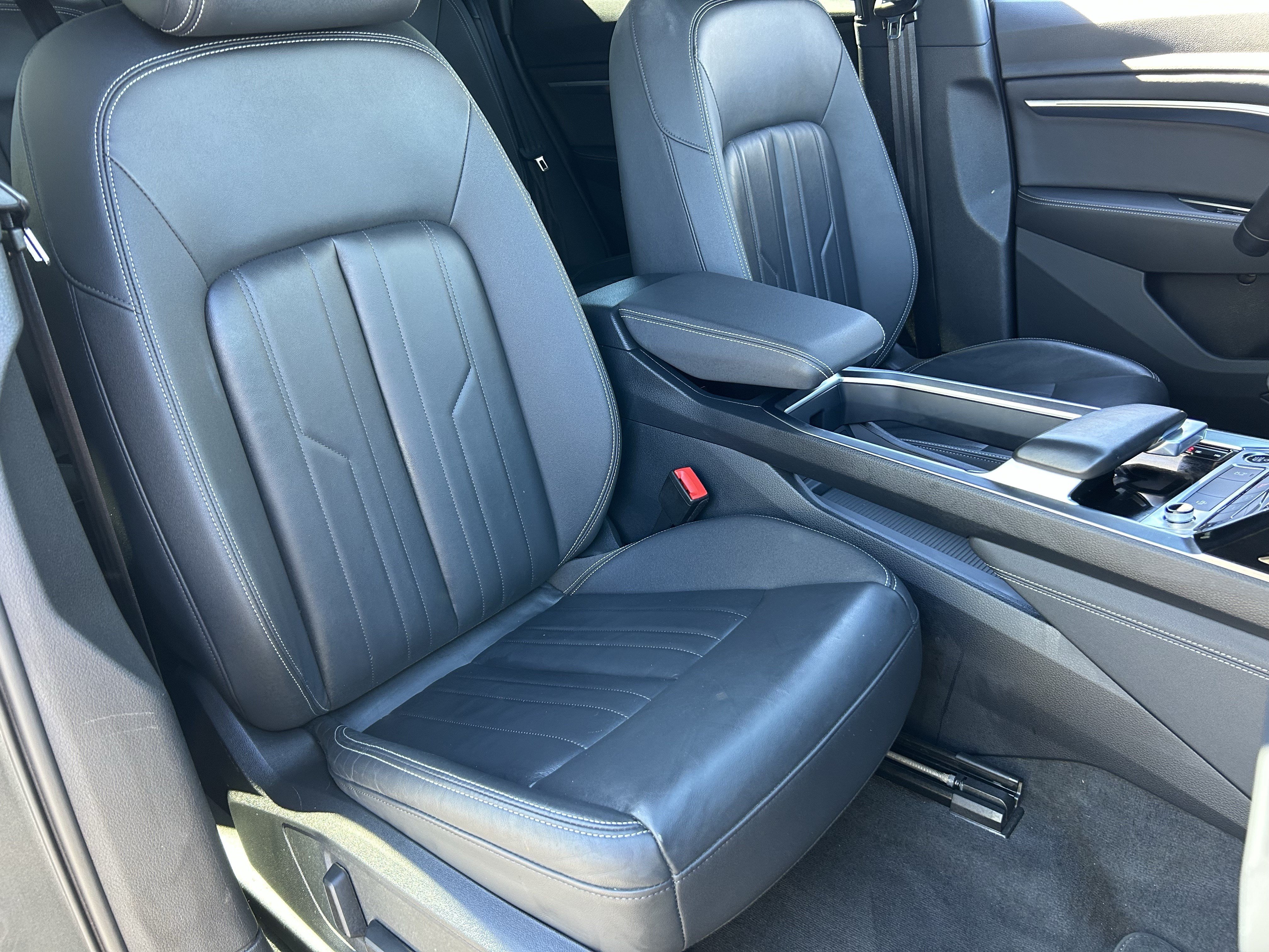 Used 2024 Audi Q8 e-tron Premium AWD/4WD image 8