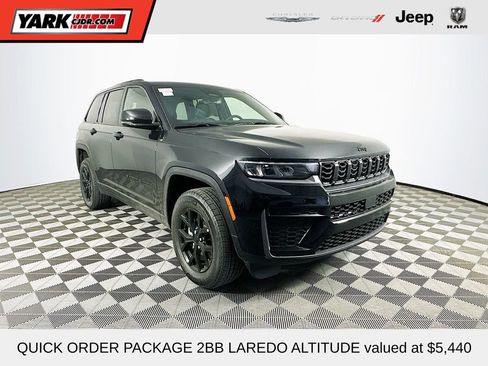 New 2026 Jeep Grand Cherokee Altitude image 1