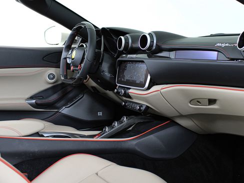 Used 2023 Ferrari Portofino M image 25