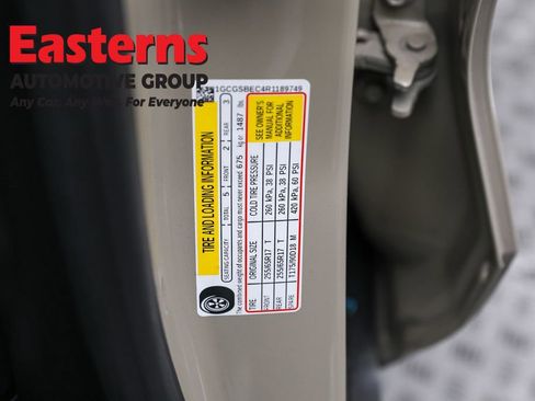 Used 2024 Chevrolet Colorado W/T image 33