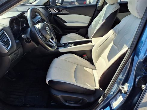 Used 2018 MAZDA MAZDA3 Grand Touring image 6