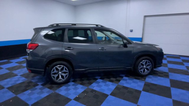 Used 2023 Subaru Forester Premium AWD/4WD image 9