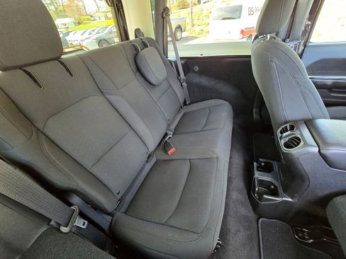 Used 2020 Jeep Wrangler Sport S image 29