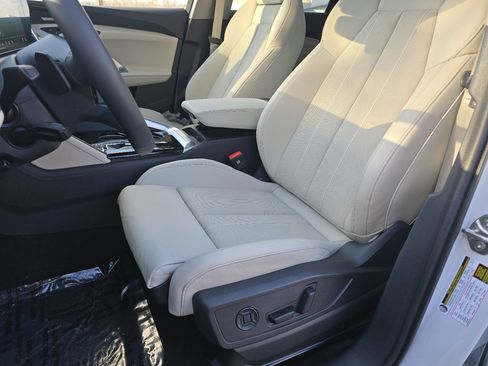 Certified 2025 Audi Q5 Prestige image 40