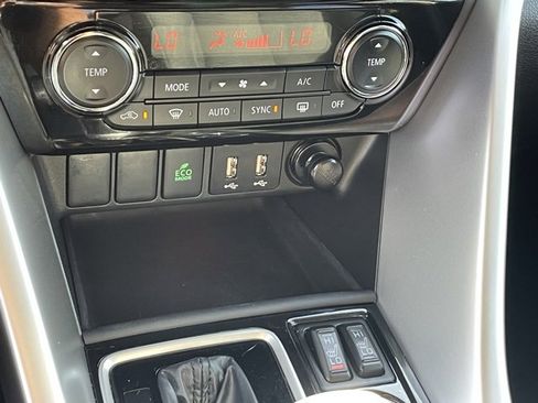 Used 2025 Mitsubishi Eclipse Cross Black Edition image 17