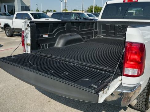Used 2018 RAM 2500 Tradesman w/ Chrome Appearance Group AWD/4WD image 11