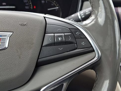 Used 2018 Cadillac XT5 Luxury w/ Driver Awareness Package AWD/4WD image 23