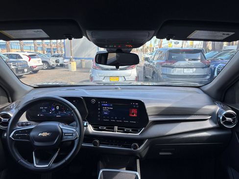 Used 2025 Chevrolet Equinox LT FWD image 28