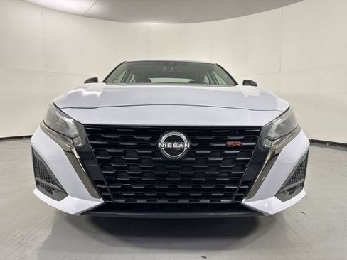 Used 2024 Nissan Altima 2.5 SR FWD image 26