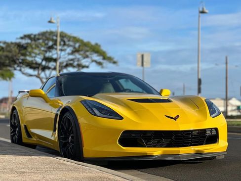 Used 2015 Chevrolet Corvette Z06 w/ 3LZ Preferred Equipment Group image 9